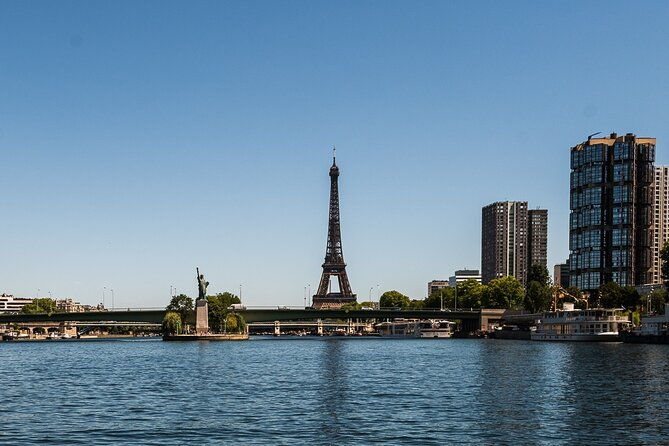 private-boat-trip-in-paris