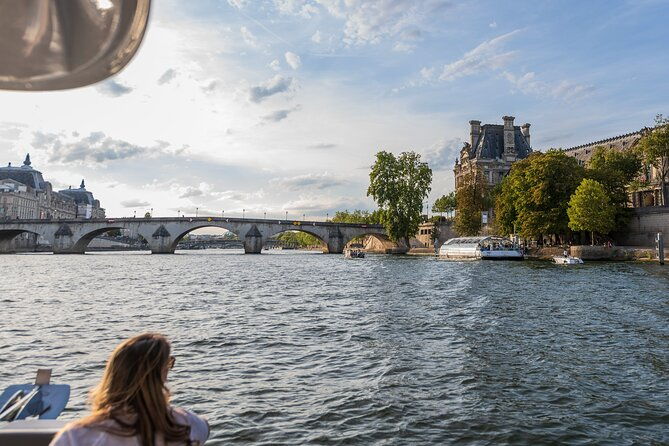 private-boat-trip-in-paris