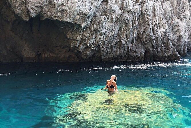 private-boat-trip-to-capri