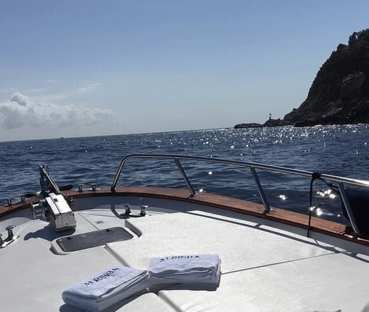 private-boat-trip-to-capri-with-aperitif-included-2