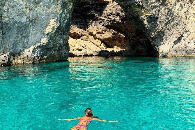 private-boat-trip-tour-blue-lagoon-malta-gozo-comino-t3