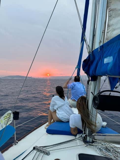 Private boat with Drinks and Snaks - Similar Experiences to Consider