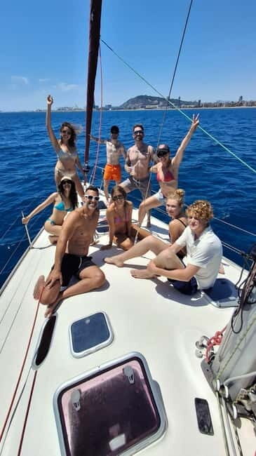Private boat with open bar and snacks - FAQ