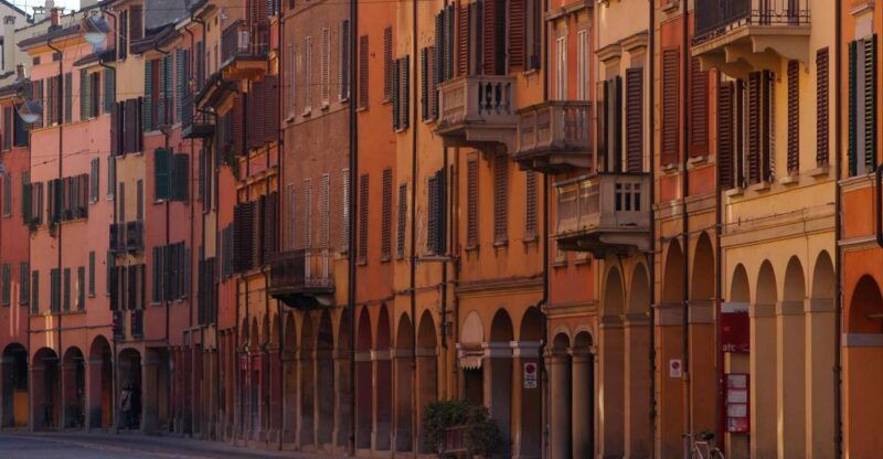 private-bologna-city-europe-oldest-university-guided-tour