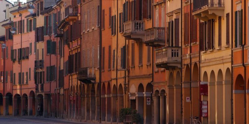 private-bologna-city-europe-oldest-university-guided-tour