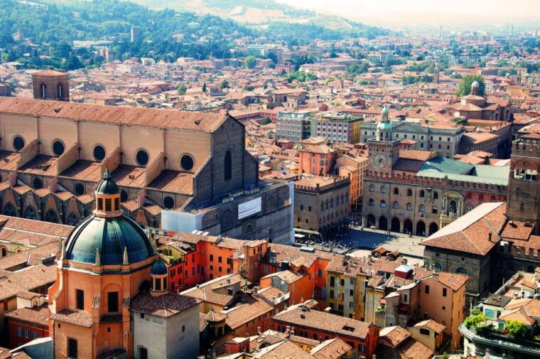 private-bologna-city-europe-oldest-university-guided-tour