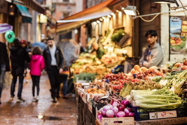 private-bologna-tour-piazza-maggiore-to-due-torri