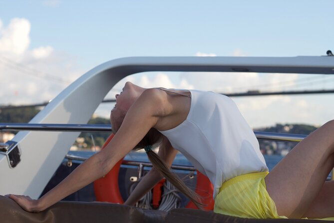 private-bosphorus-sightseeing-cruise-by-luxury-yacht-in-istanbul