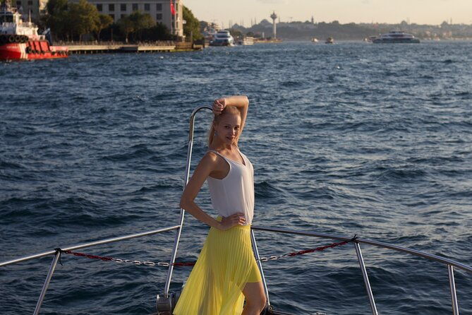 private-bosphorus-sightseeing-cruise-by-luxury-yacht-in-istanbul