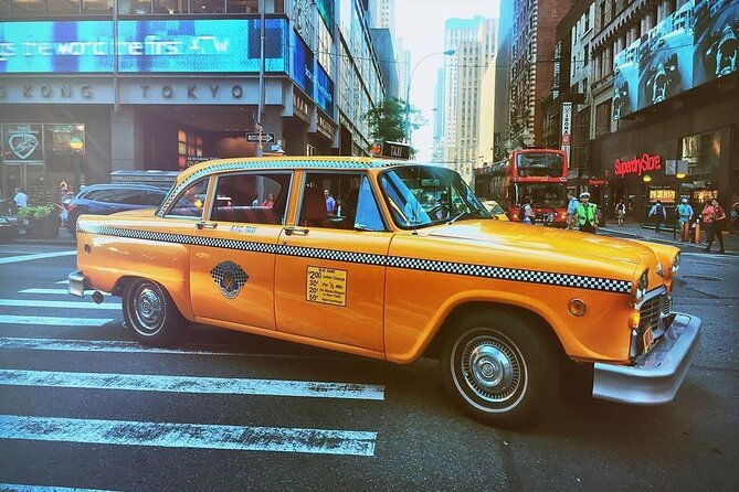 private-brooklyn-pizza-tour-by-vintage-nyc-taxi-cab