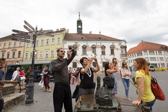 private-buda-castle-walk-with-entry-to-matthias-church