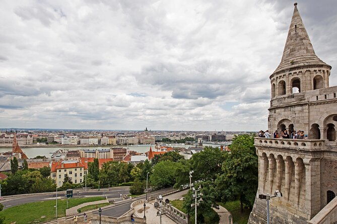 private-buda-castle-walk-with-entry-to-matthias-church