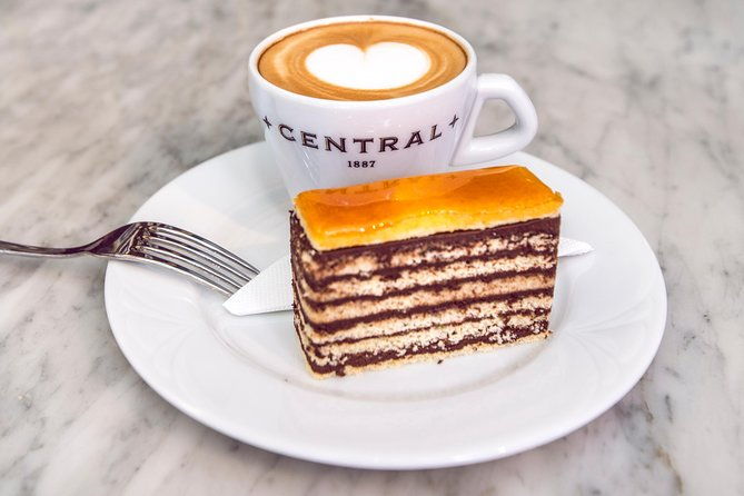 private-budapest-coffeehouse-walk