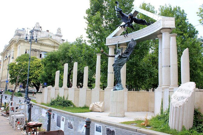 private-budapest-hammer-sickle-communist-times-tour