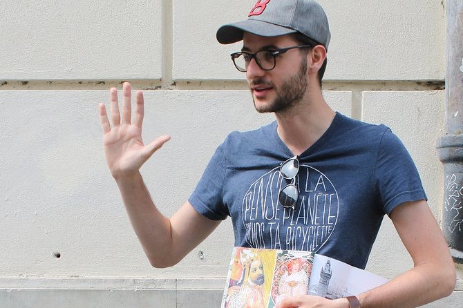 private-budapest-hammer-sickle-communist-times-tour