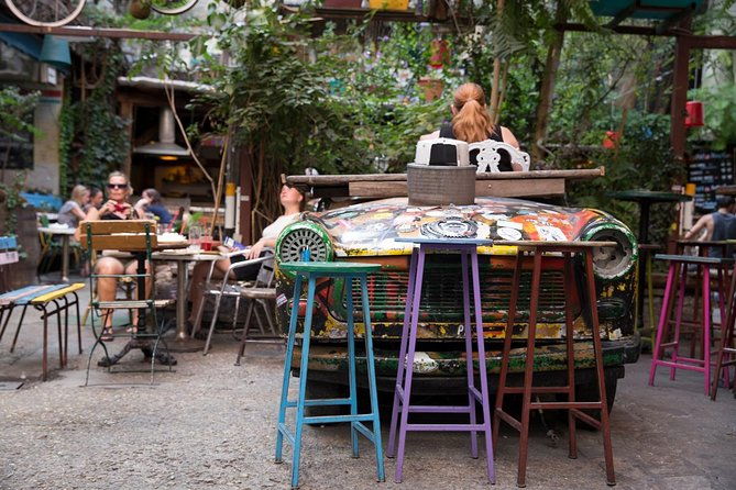 private-budapest-ruin-bar-tour-with-local-drinks-street-food