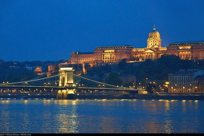 private-budapest-sightseeing-tour-royal-castle-heroes-square-chain-bridge