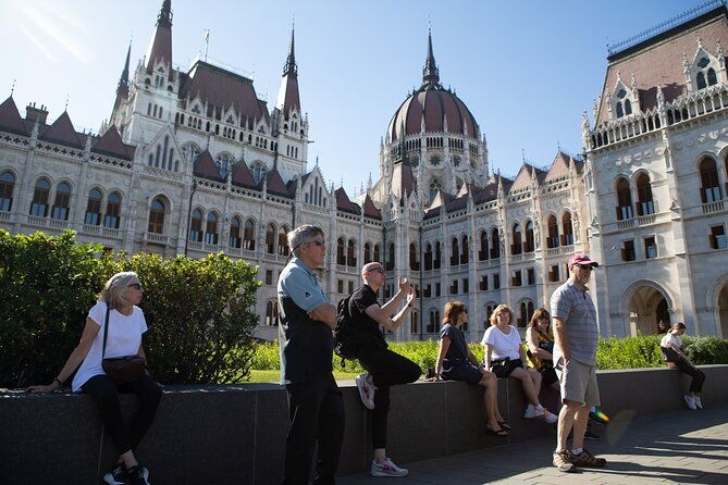 private-budapest-walking-tour-with-cake-coffee-2