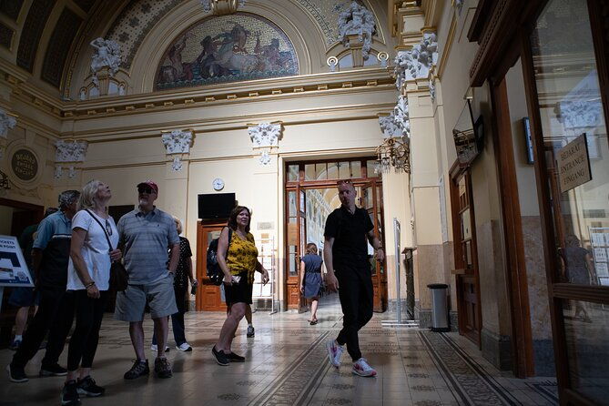 private-budapest-walking-tour-with-cake-coffee-2