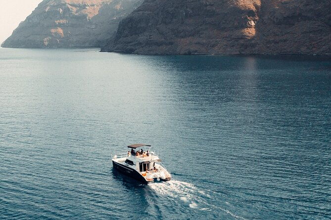private-caldera-cruise-with-power-catamaran-enjoy-incl-meal-drinks