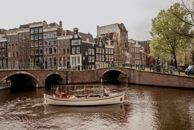 private-canal-tour-amsterdam
