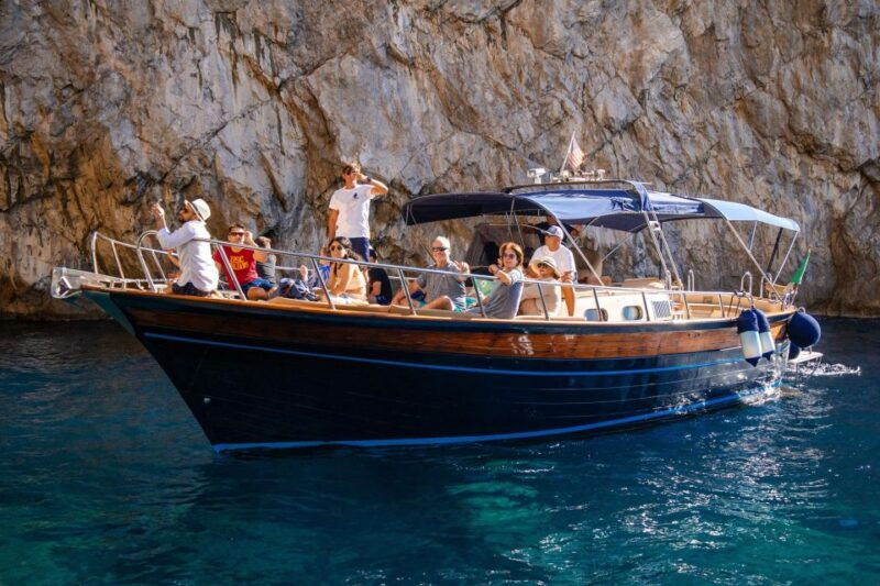private-capri-boat-tour-from-sorrento
