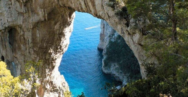 private-capri-excursion-by-boat-from-sorrento