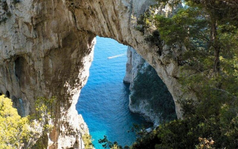 private-capri-excursion-by-boat-from-sorrento