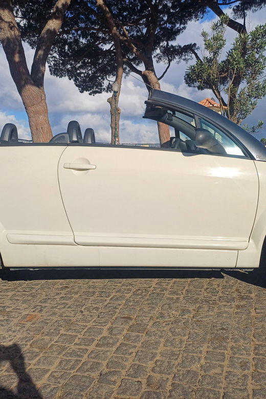 private-capriolet-city-tour-through-lisbon-for-4-hours