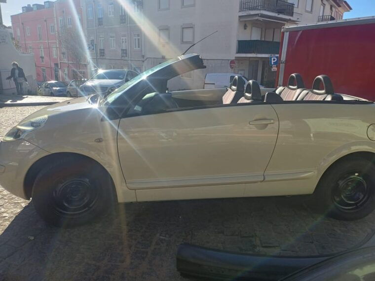 private-capriolet-city-tour-through-lisbon-for-4-hours