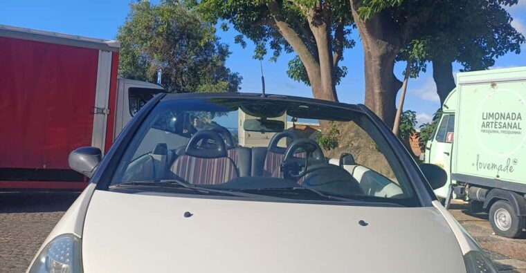 private-capriolet-city-tour-through-lisbon-for-4-hours