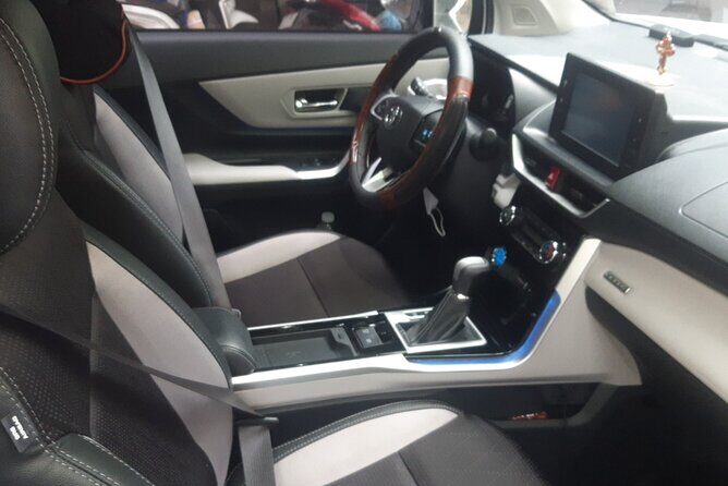 Private Car Ha Noi Airport Transfer - Introduction: What to Expect from this Hanoi Airport Transfer