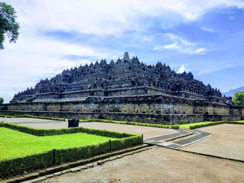 Private car Sunrise Setumbu Hill Borobudur & Prambanan - The Sum Up