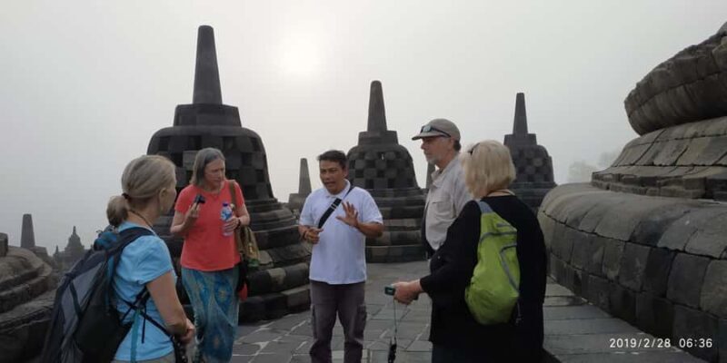 Private car Sunrise Setumbu Hill Borobudur & Prambanan - FAQ