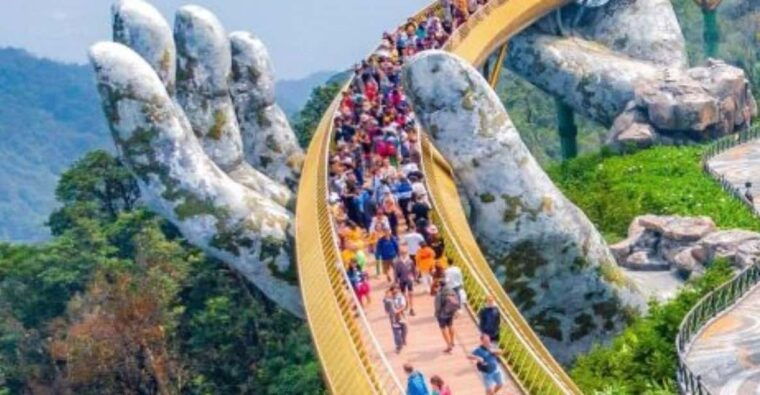 private-car-to-bana-hills-golden-bridge-from-hoi-an-da-nang