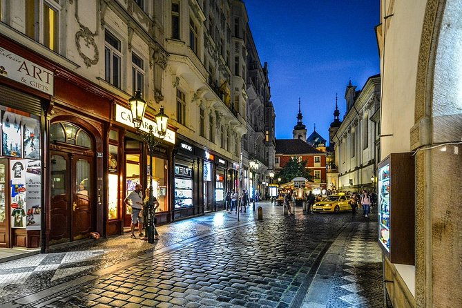 private-car-transfer-from-vienna-to-prague-with-2h-of-sightseeing