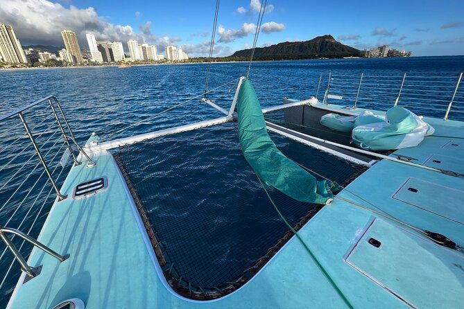 private-catamaran-charter-in-waikiki-1-6-guests-2