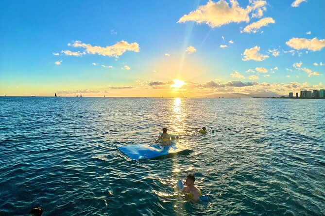 private-catamaran-sunset-sail-in-waikiki