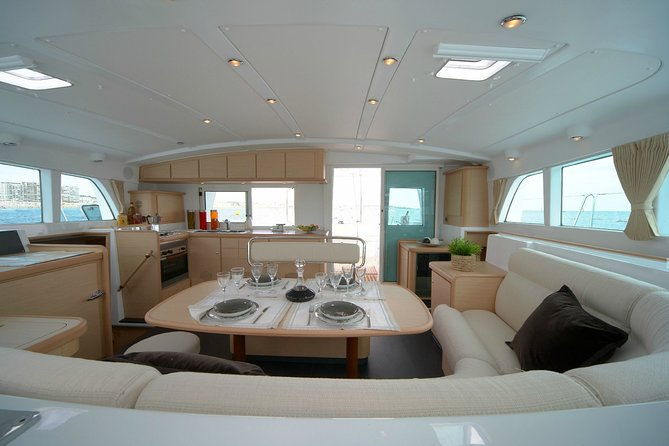 private-catamaran-tour-lisbon-coast-cruise-with-barbecue-and-drinks