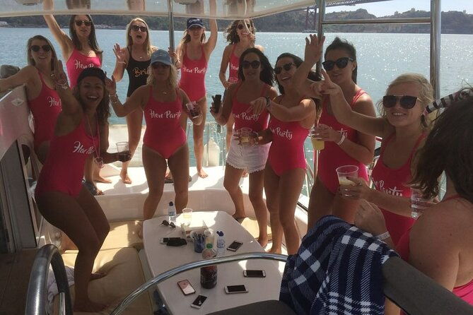 private-catamaran-tour-lisbon-coast-cruise-with-barbecue-and-drinks