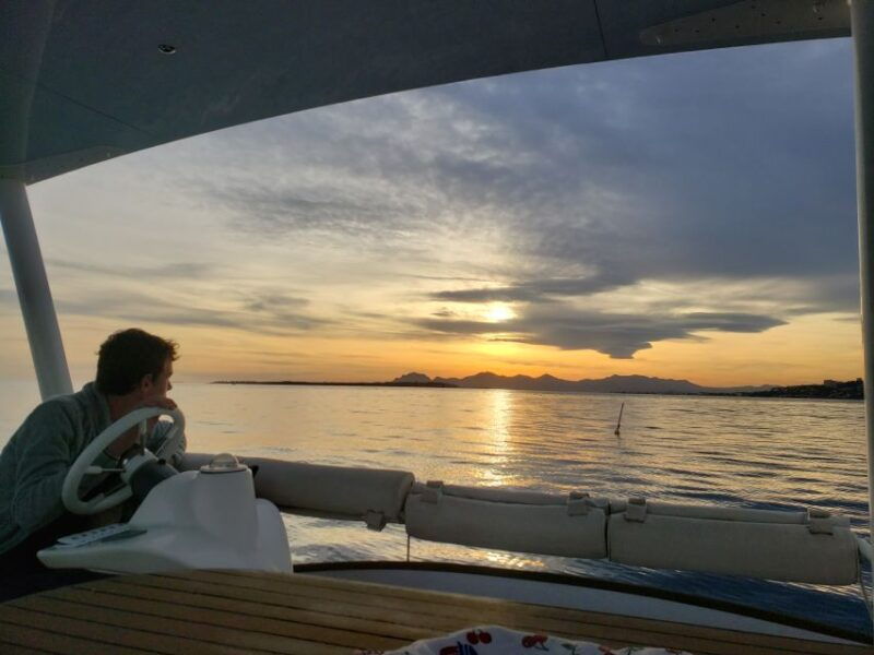 private-catamaran-trip-in-the-bay-of-juan-les-pins-at-sunset