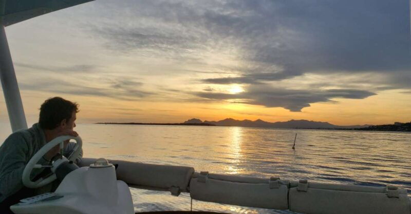 private-catamaran-trip-in-the-bay-of-juan-les-pins-at-sunset