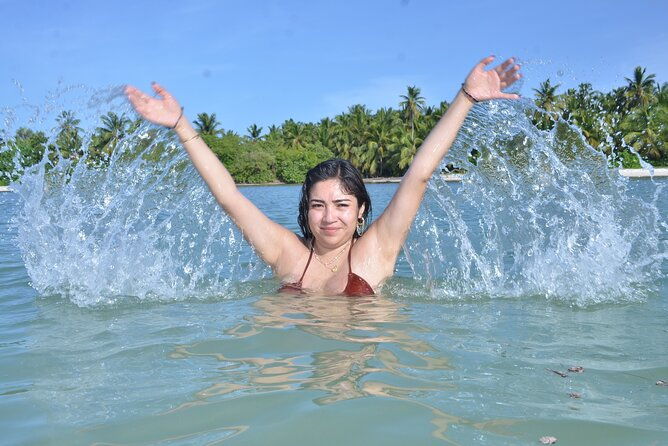 private-catamaran-wonderful-snorqueling-slide-entartaiment-team