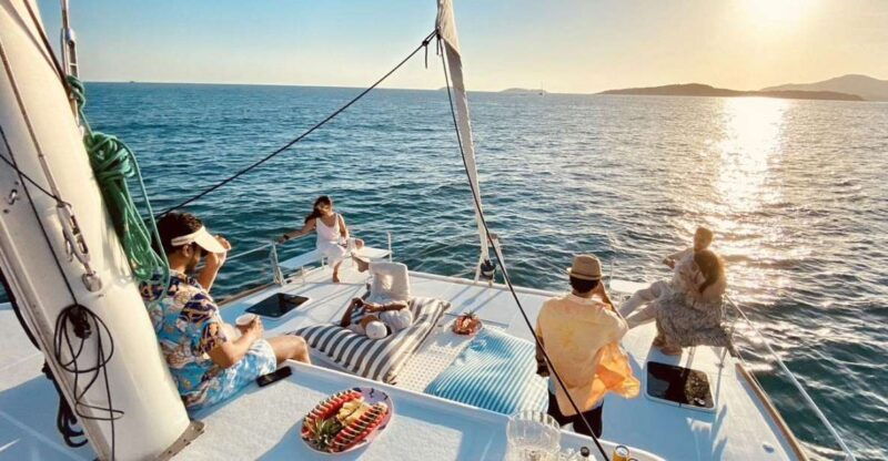 private-catamaran-yacht-to-maiton-coral-islands