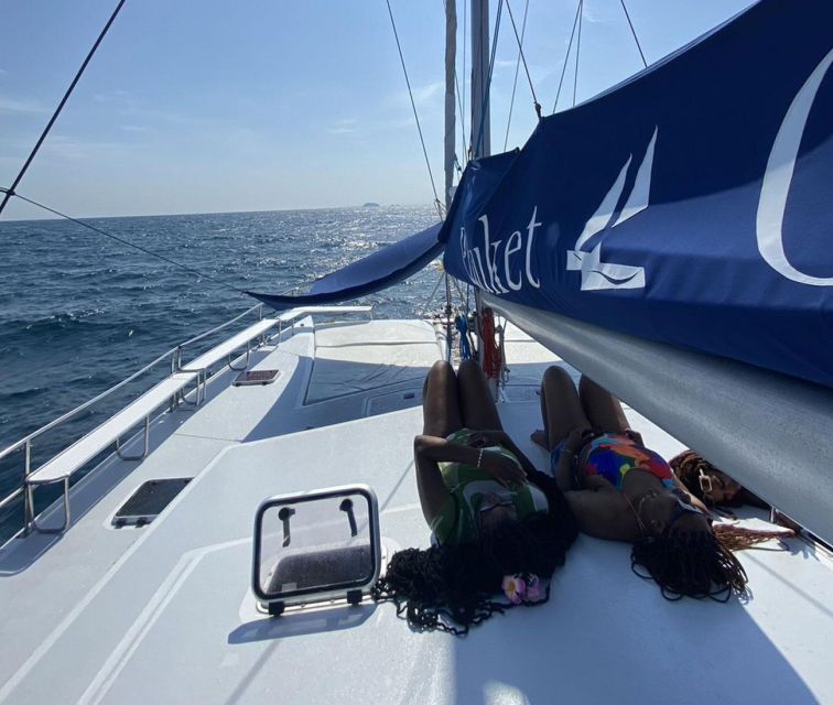 private-catamaran-yacht-to-maiton-coral-islands