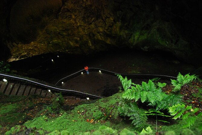 private-caves-tour-with-a-geologist