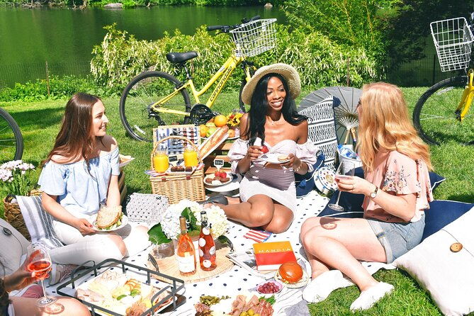 private-central-park-bike-tour-and-luxurious-picnic
