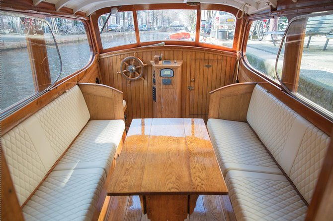 private-champagne-canal-cruise-in-amsterdam