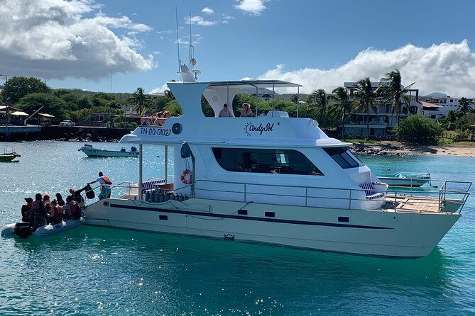 private-charter-catamaran-yacht-on-san-cristobal-island