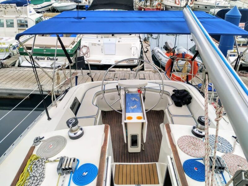 private-charter-on-sailboat-coastal-trip-with-snorkeling-in-the-bay